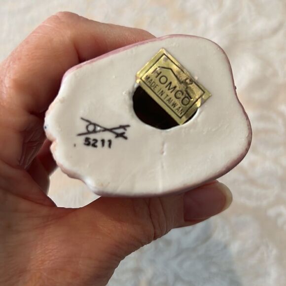 Vintage HomeCo #5211 porcelain praying girl 2 small marks see last 2 photos GVC - Picture 4 of 7